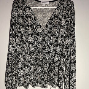 Gilli Black and White Floral Blouse Women's Size Large